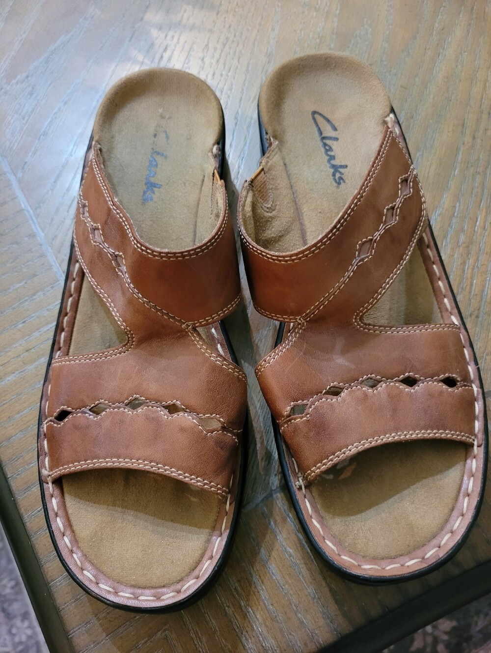 Clarks Leather Joanna Slip On Sandals Size 9! New Without Tag!
